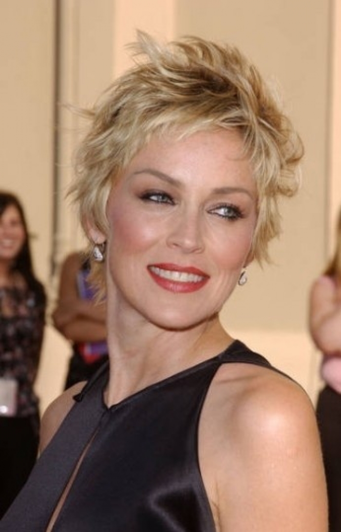 Short-Shag-Haircut-For-Women-Over-50-With-Fine-Hair