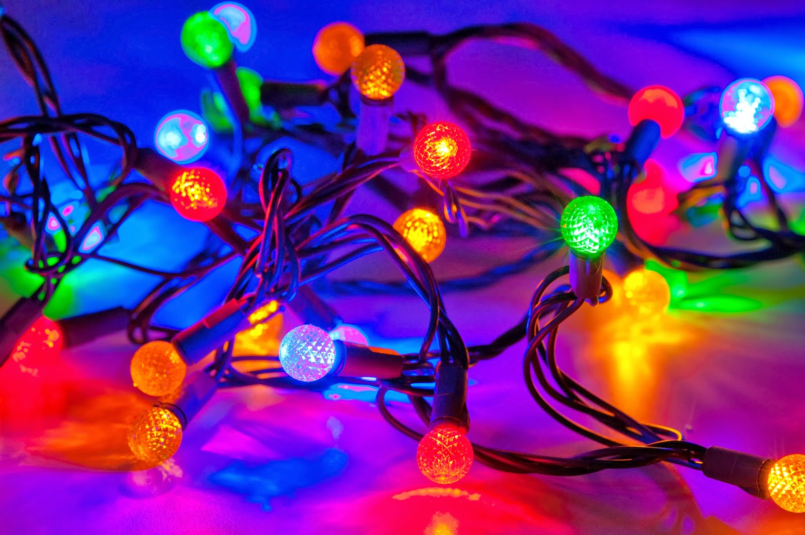 christmas lights - christmas lights wallpaper - christmas lights on houses - christmas lights clipart - christmas lights border - christmas lights tumblr - christmas lights background