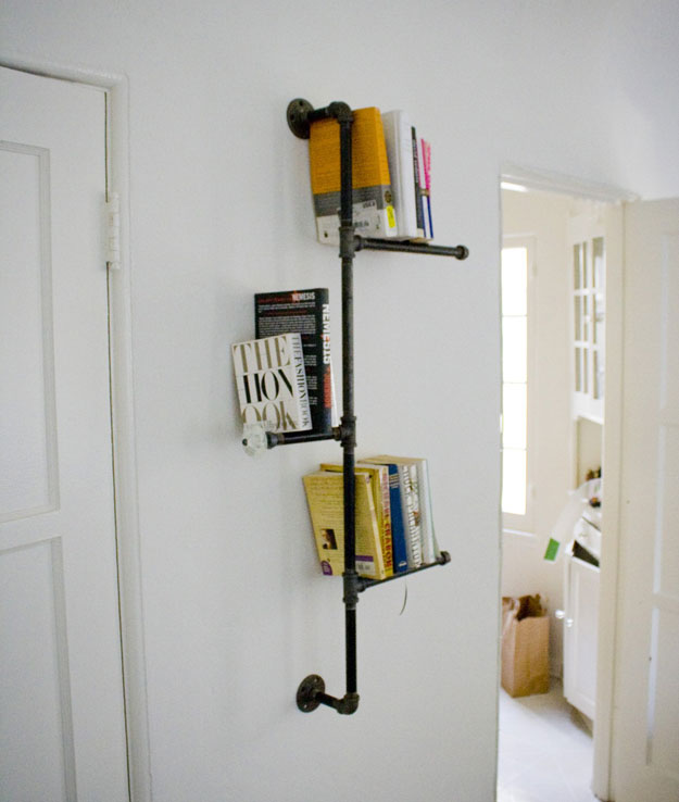 Industrial-Pipe-DIY-Bookshelf-
