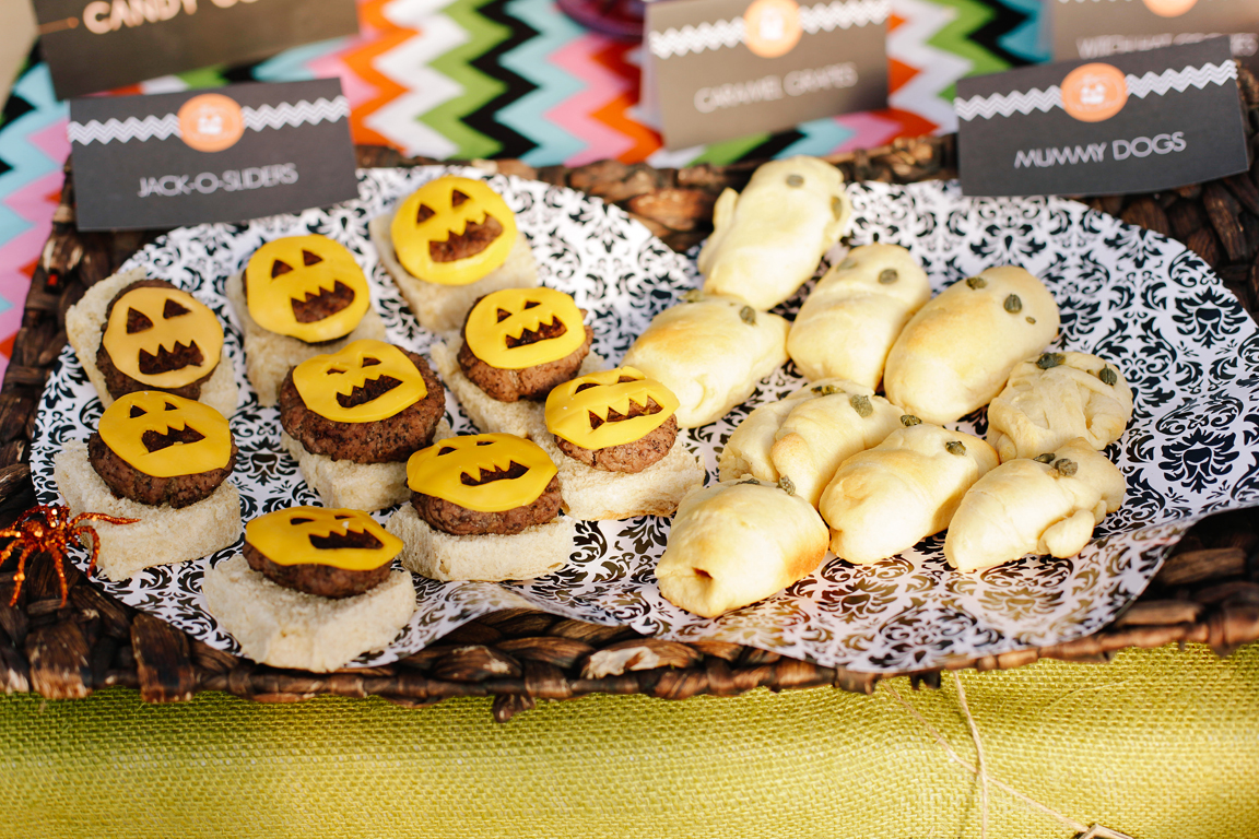 Jack-o-sliders-and-Mummy-Dogs-Great-Halloween-Party-Foods.