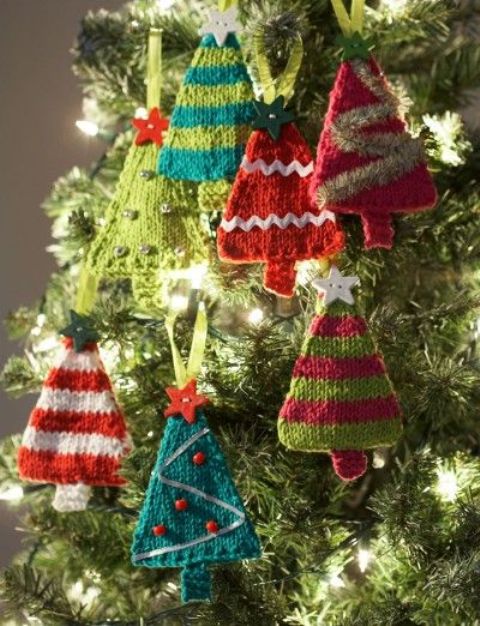 Knitted-Christmas-Decoration-