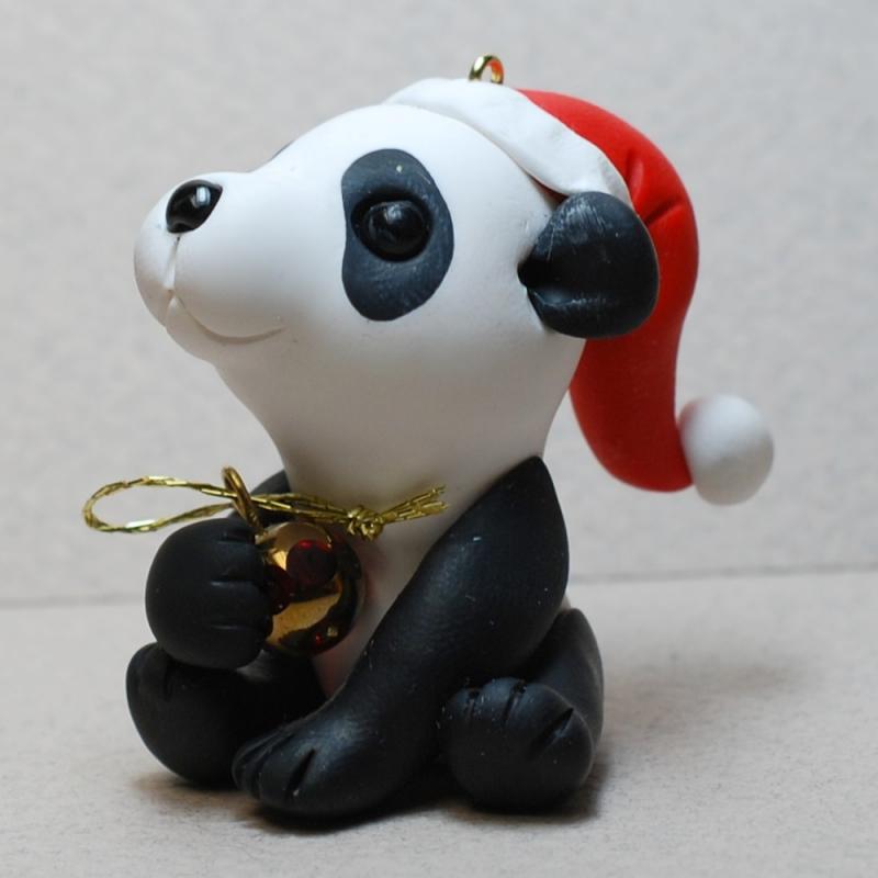 Panda_w_Hat_and_Ornament