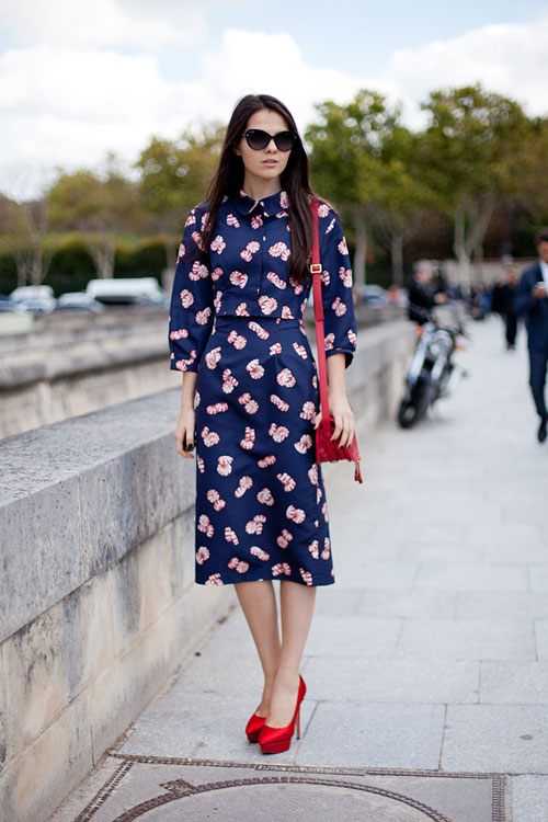 Paris-Street-Style-Spring-retro-inspired-dress.