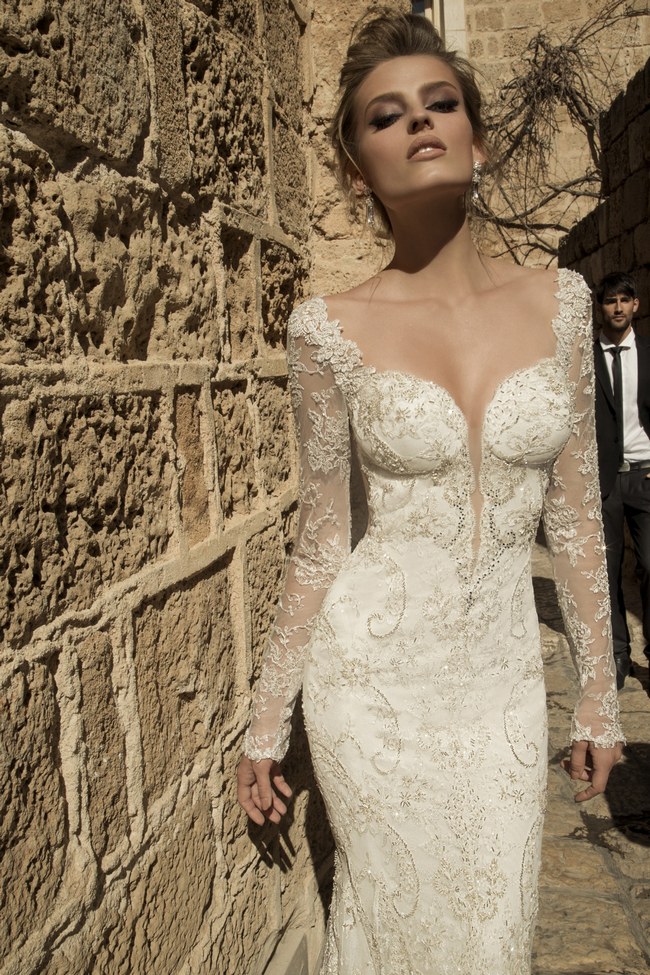 Totally-Stunning-Long-Sleeved-Wedding-Dresses-