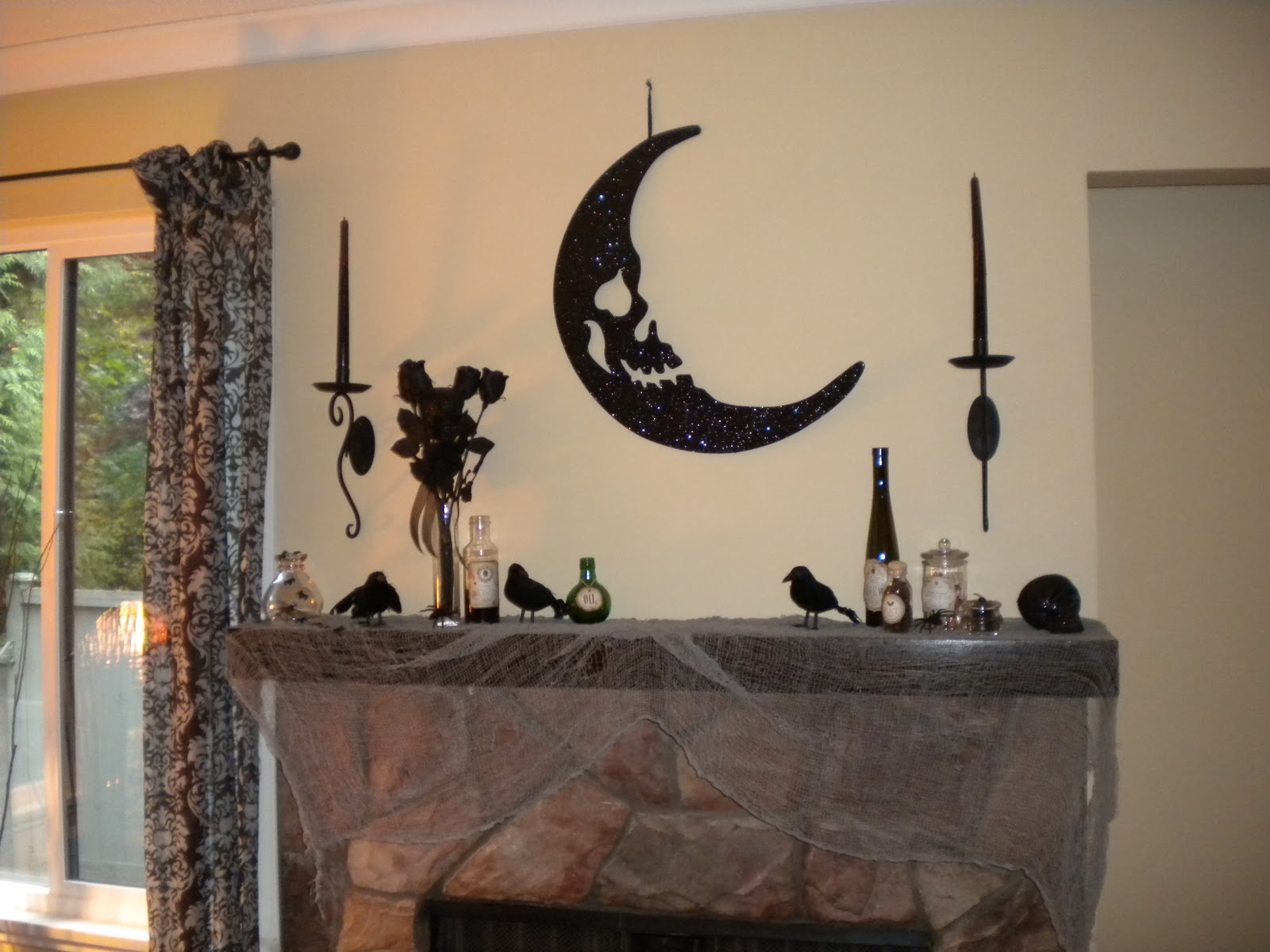best-halloween-decorations-indoor-ideas-new-on-decor-gallery-with-white-square-table-with-glass-windows-and-black-curtain-plan-decoration-images-halloween-decorations-ideas.