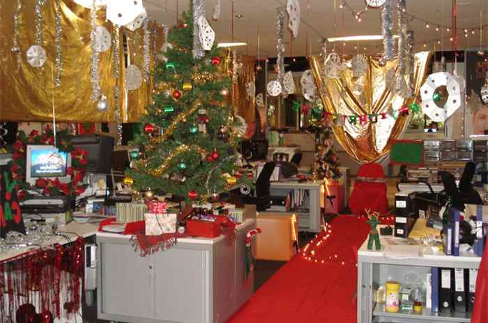 christmas-decorating-ideas-for-the-office