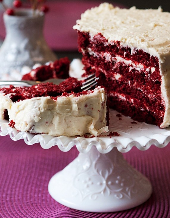 delicious christmas red velvet cake red velvet christmas cake recipe christmas dessert-