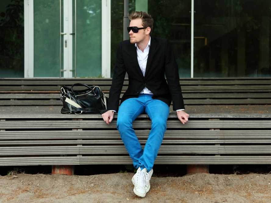 stylish-man-jeans-blazer-sunglasses-