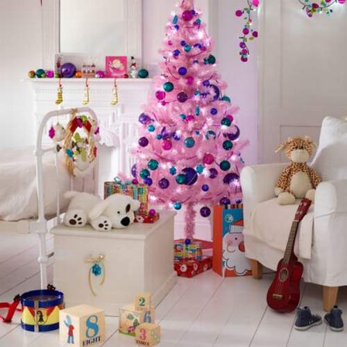 young-girl-and-boy-kids-bedroom-christmas-decor
