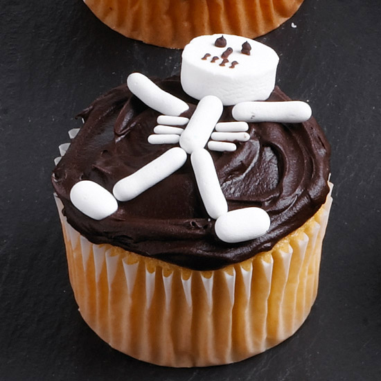 yummy-halloween-cupcakes--large-msg