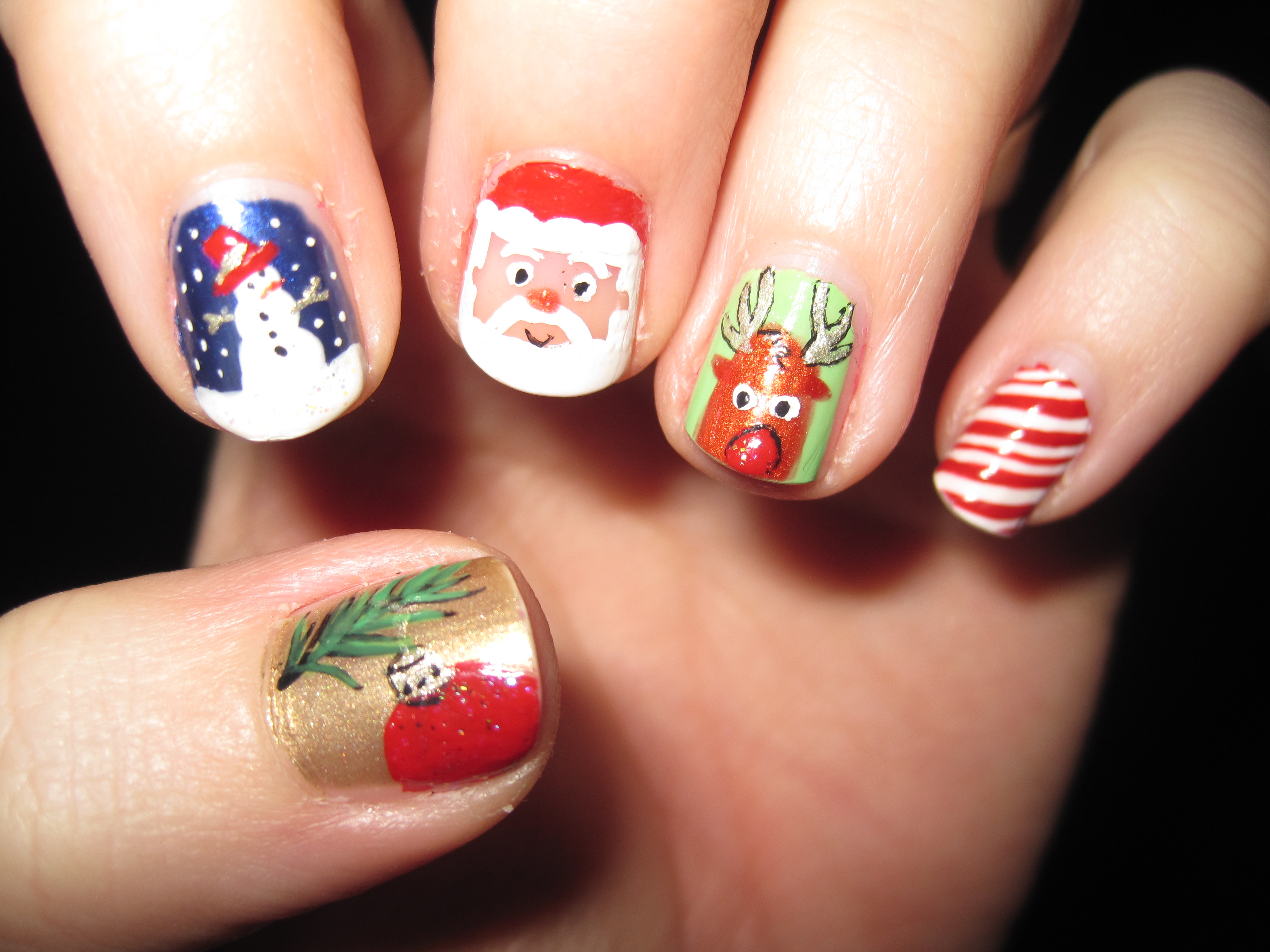 Cute-Christmas-Nail-Designs.