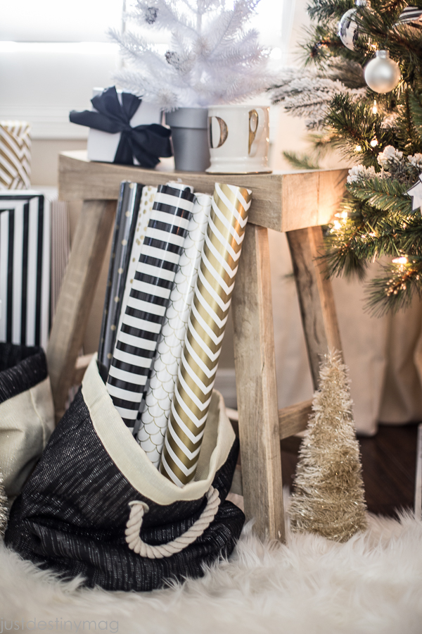 Easy-Handmade-Black-and-White-Christmas-Decor