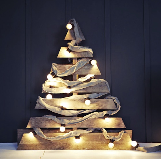 Thor-linen-lights-Rowen-and-wren-modern-christmas-tree-ideas