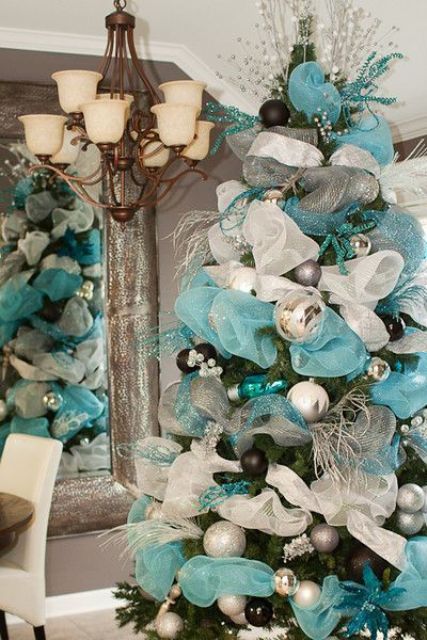 charming-silver-and-blue-christmas-decor-ideas-10