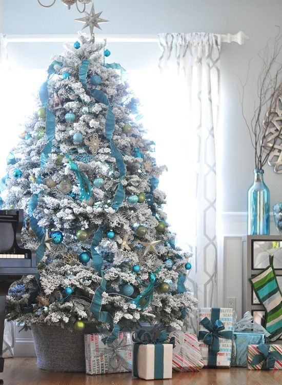 charming-silver-and-blue-christmas-decor-ideas-11