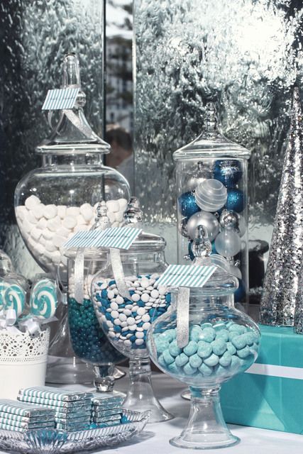 charming-silver-and-blue-christmas-decor-ideas-8