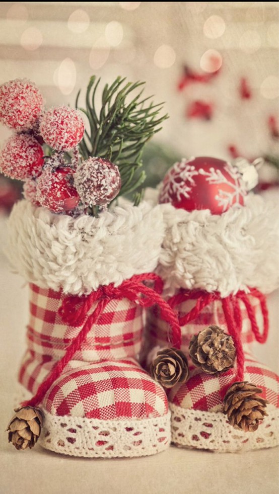 christmas-stockings-and-ideas-to-use-them-for-decor-5