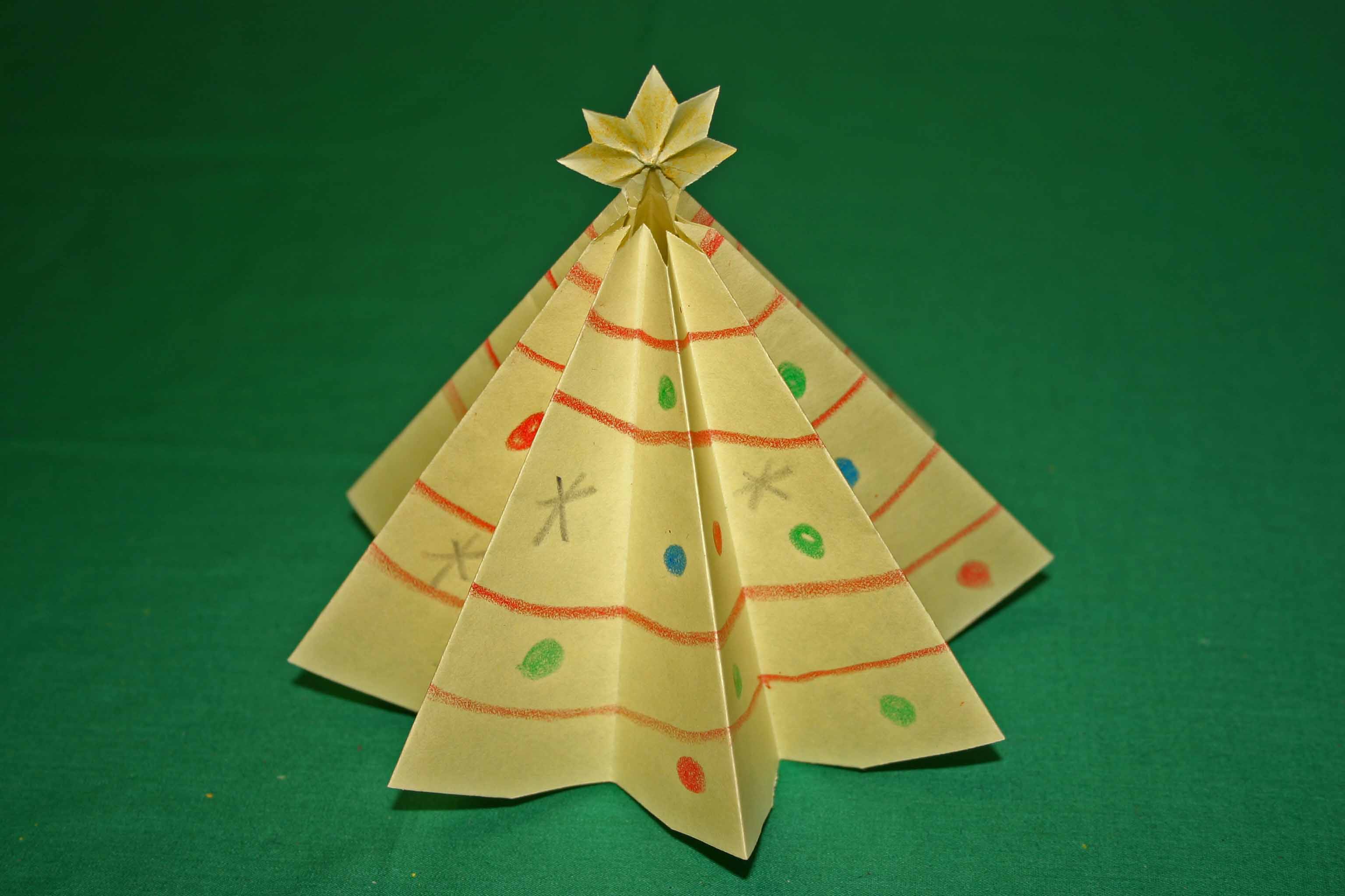easy-christmas-crafts-paper-christmas-tree-yellow-tree-finished