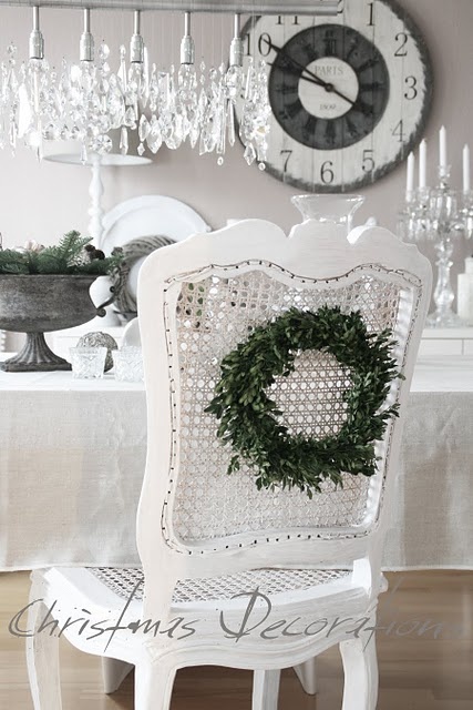 exquisite-totally-white-vintage-christmas-ideas-6