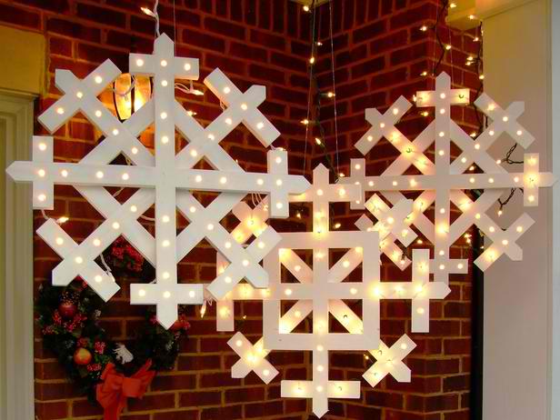 outdoor-wood-christmas-decorations-on-exterior-