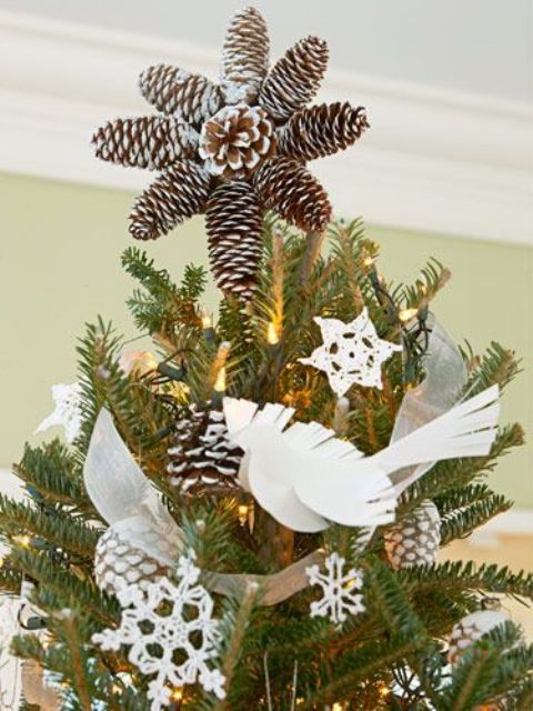 whimsy-and-creative-christmas-tree-toppers-