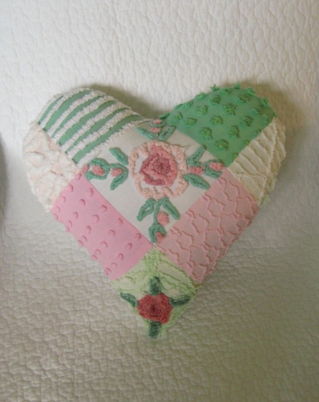 20-Charming-Handmade-Valentines-Day-Pillow-Designs-10-
