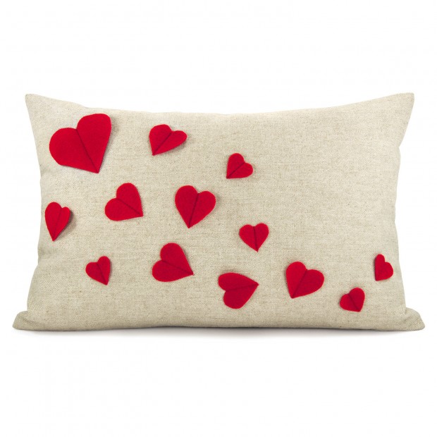 20-Charming-Handmade-Valentines-Day-Pillow-Designs-5-