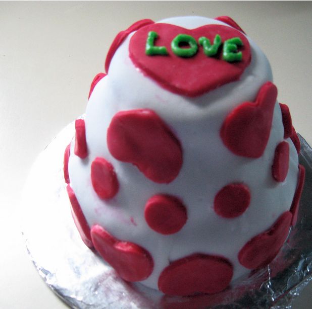 Cute cake decorating ideas for valentines.