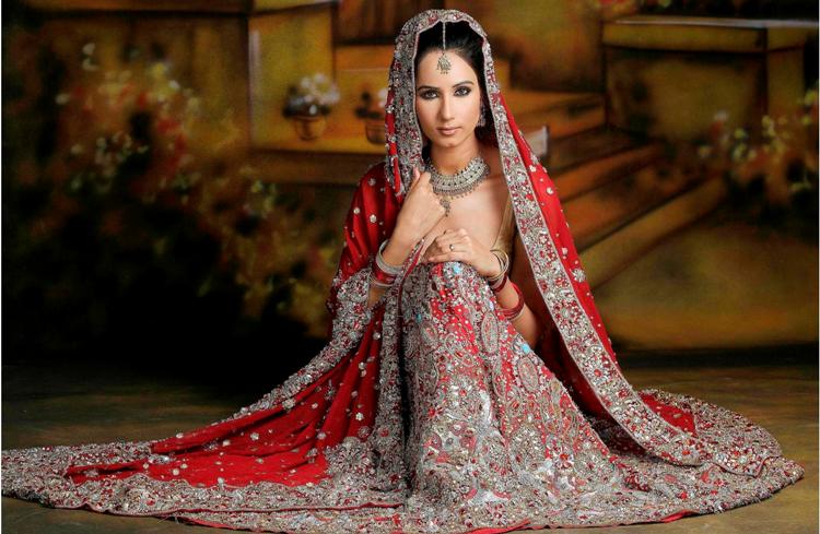 Latest-Indian-Bridal-Dresses-2015-2016-for-Brides
