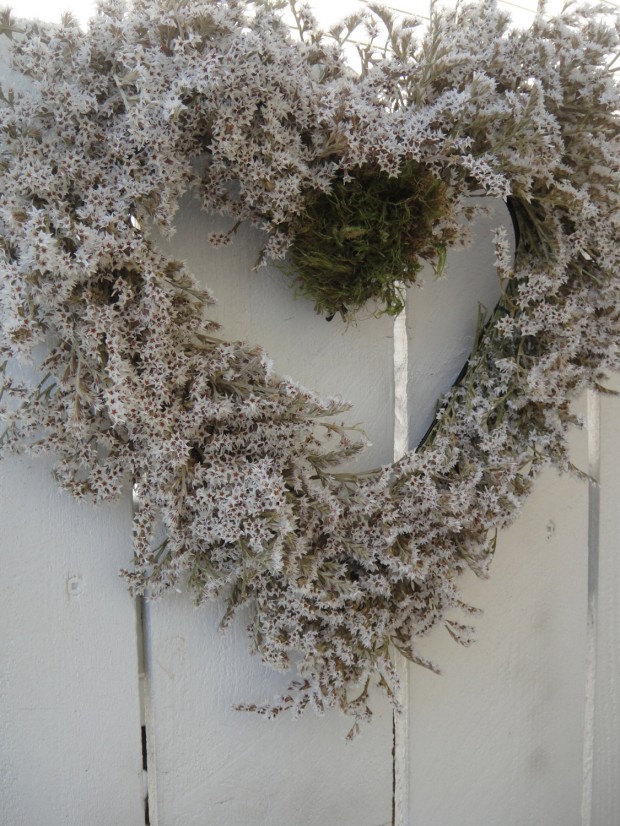 Outstandingly-Cute-Handmade-Valentines-Wreath-Designs-24