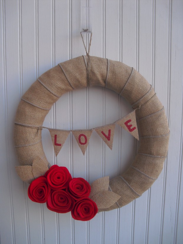 Outstandingly-Cute-Handmade-Valentines-Wreath-Designs-6-