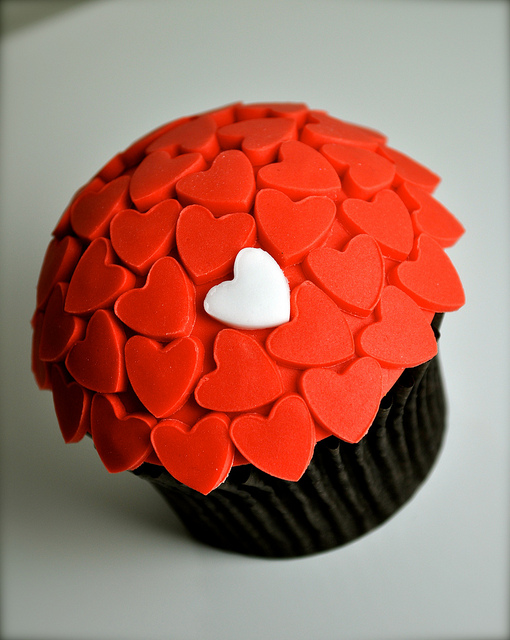 Unique-Heart-Valentines-Day-Cupcake.