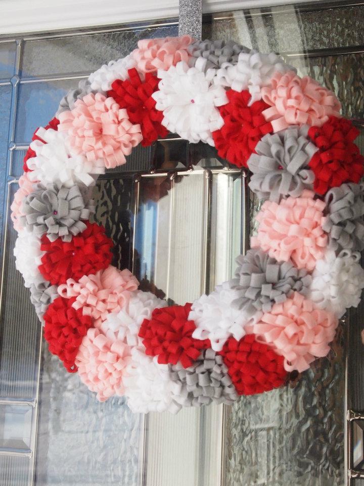 felt-valentines-wreath