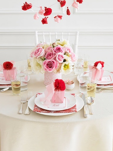romantic-valentines-day-table-settings-42