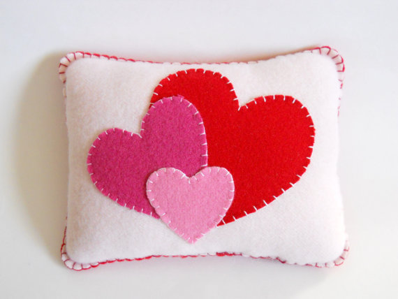valentines-day-pillow-from-etsy-the-pineapple-