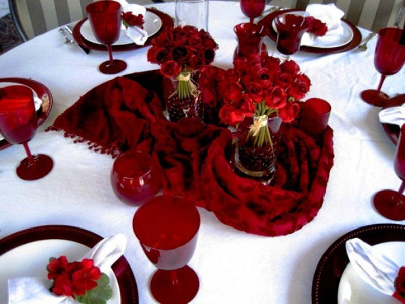 wonderful-valentines-day-table-settings-with-rose-flowers-and-red-glass-table-above-white-tablecloth