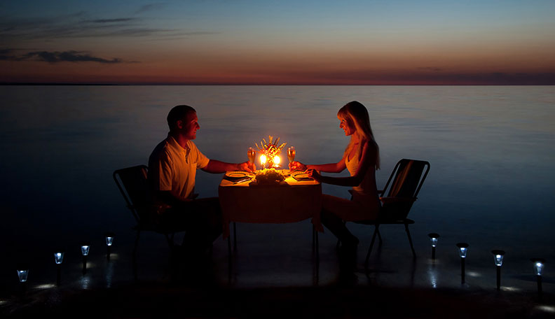 13 very romantic dinner date ideas for two