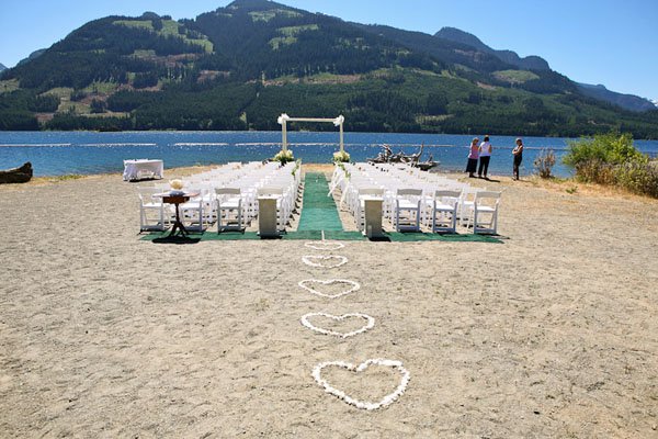 Beach-Wedding-Ceremony-Decorations-21.