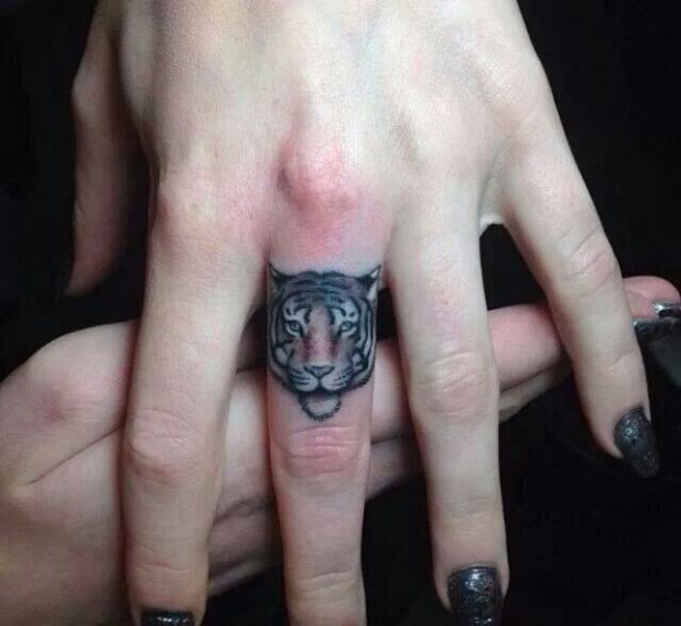 Beautiful-Finger-Tattoos.