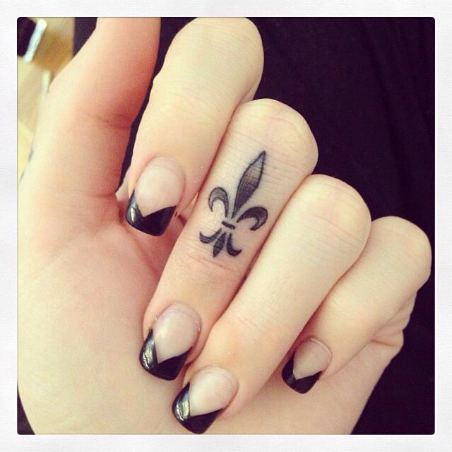 Finger-tattoo-ideas.