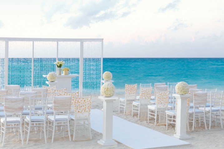 Hard-Rock-Stylish-Ivory-Beach-Wedding-Ceremony-Decorations-