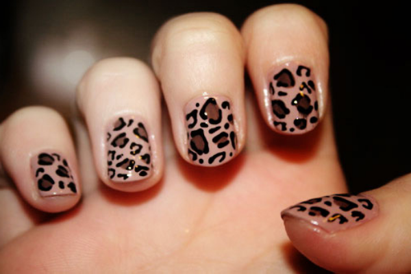 Leopard-Print-Nails.