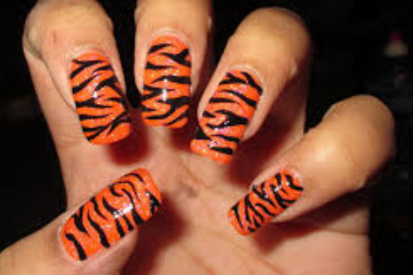 Orange-Tiger-Print-Nails.