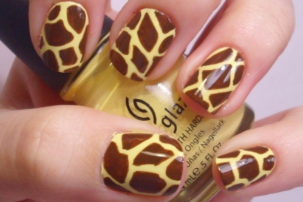 Yellow-and-Brown-Giraffe-Nails.