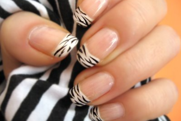 Zebra-Print-Tips-on-Nails.