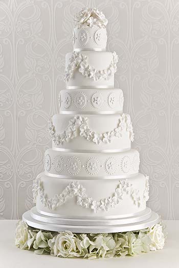 belle-blossom-wedding-cake.