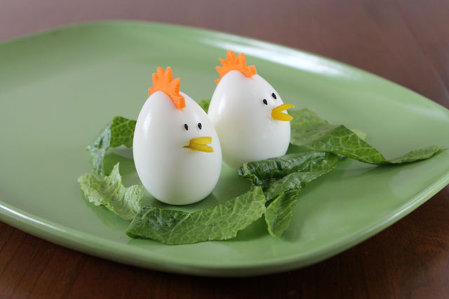 chickens-made-from-eggs-easter-decoration