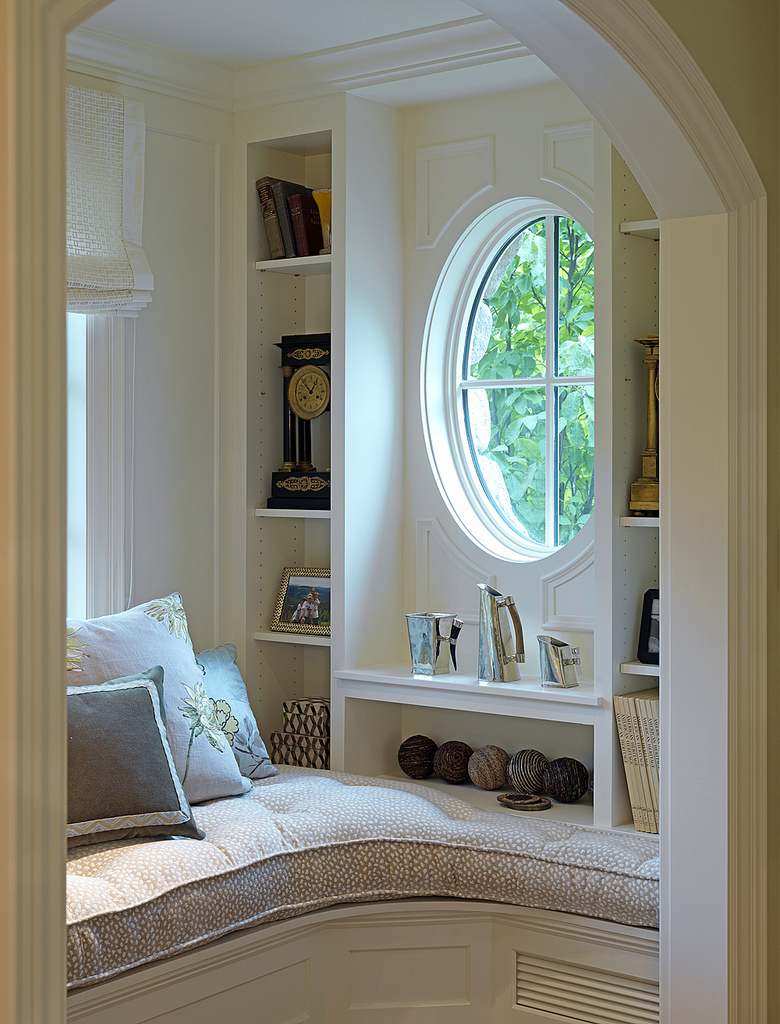 cozy-alcove-for-nook-reading