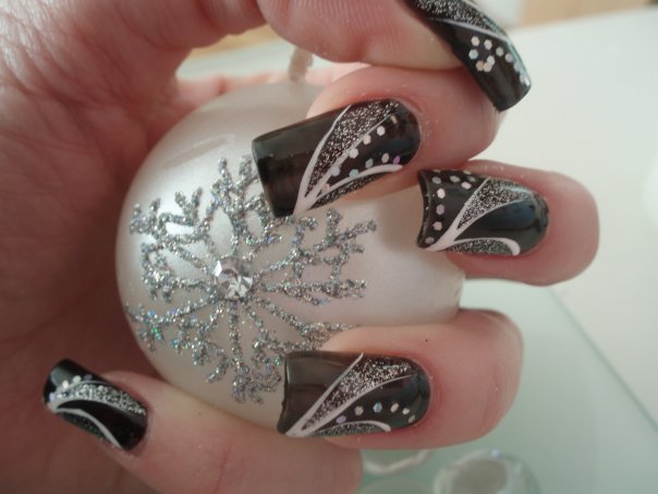 nail-art-designs-black-nails-white-gray-decorations-