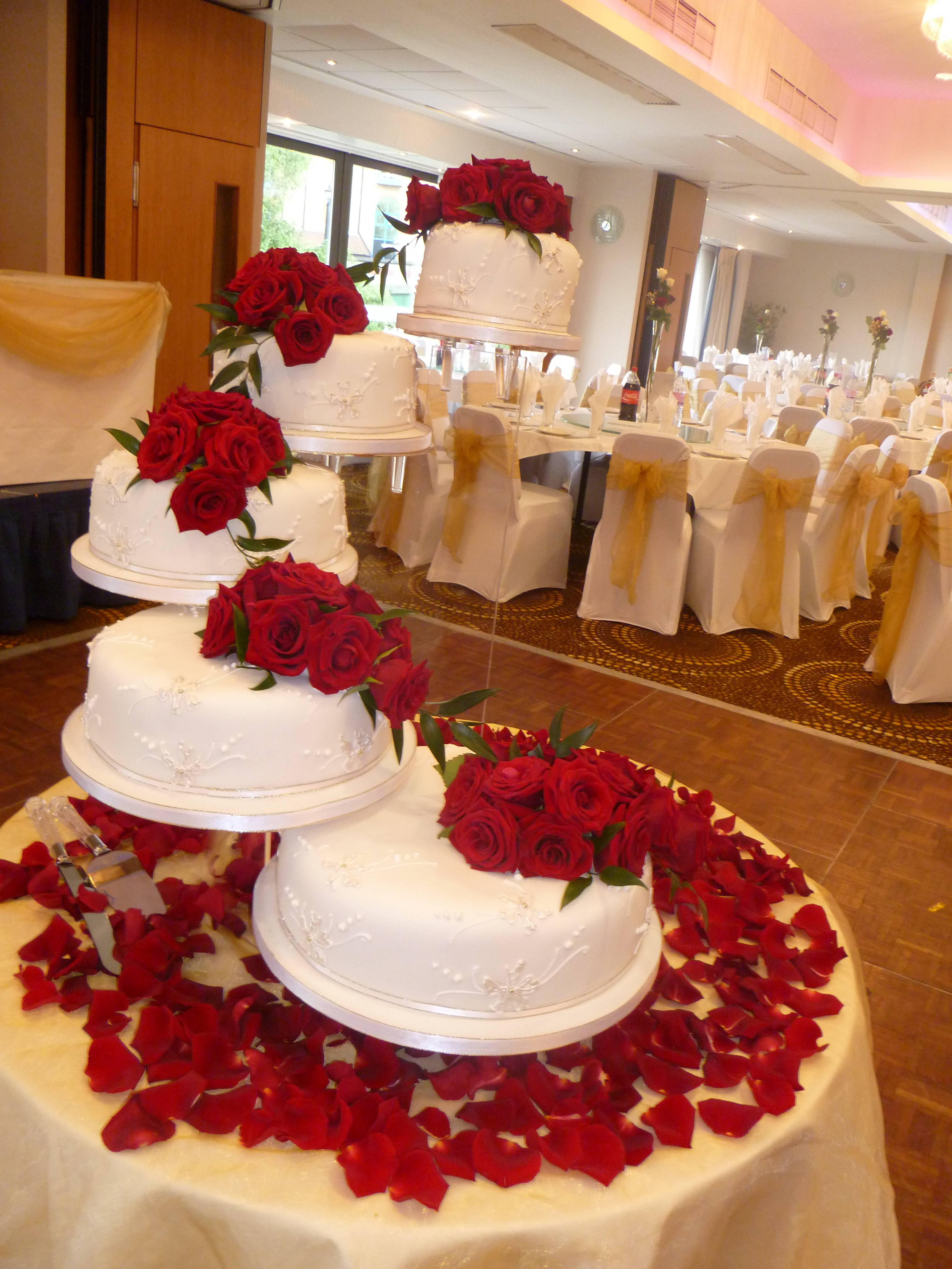 red-and-white-wedding-cake-stanmd.